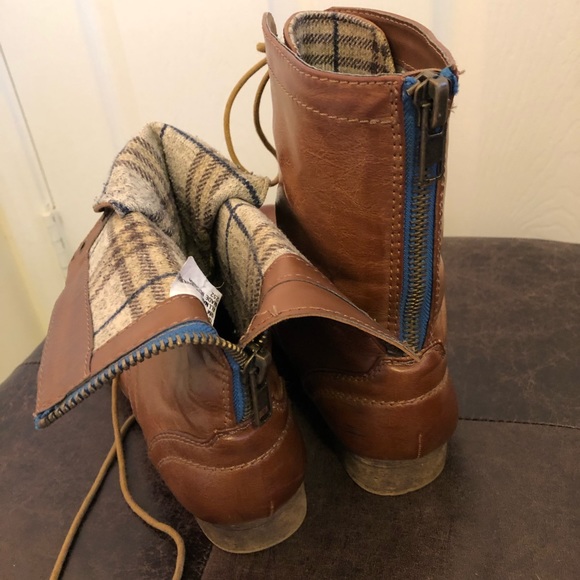 Steve Madden lace-up boots - Picture 2 of 4